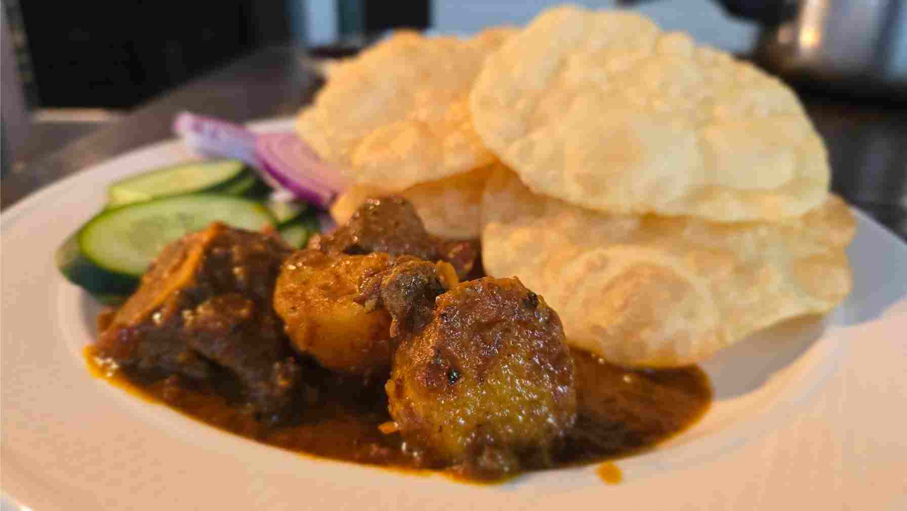 Kosha Mangsho (Bhuna Mutton) with Puri (4 pcs)